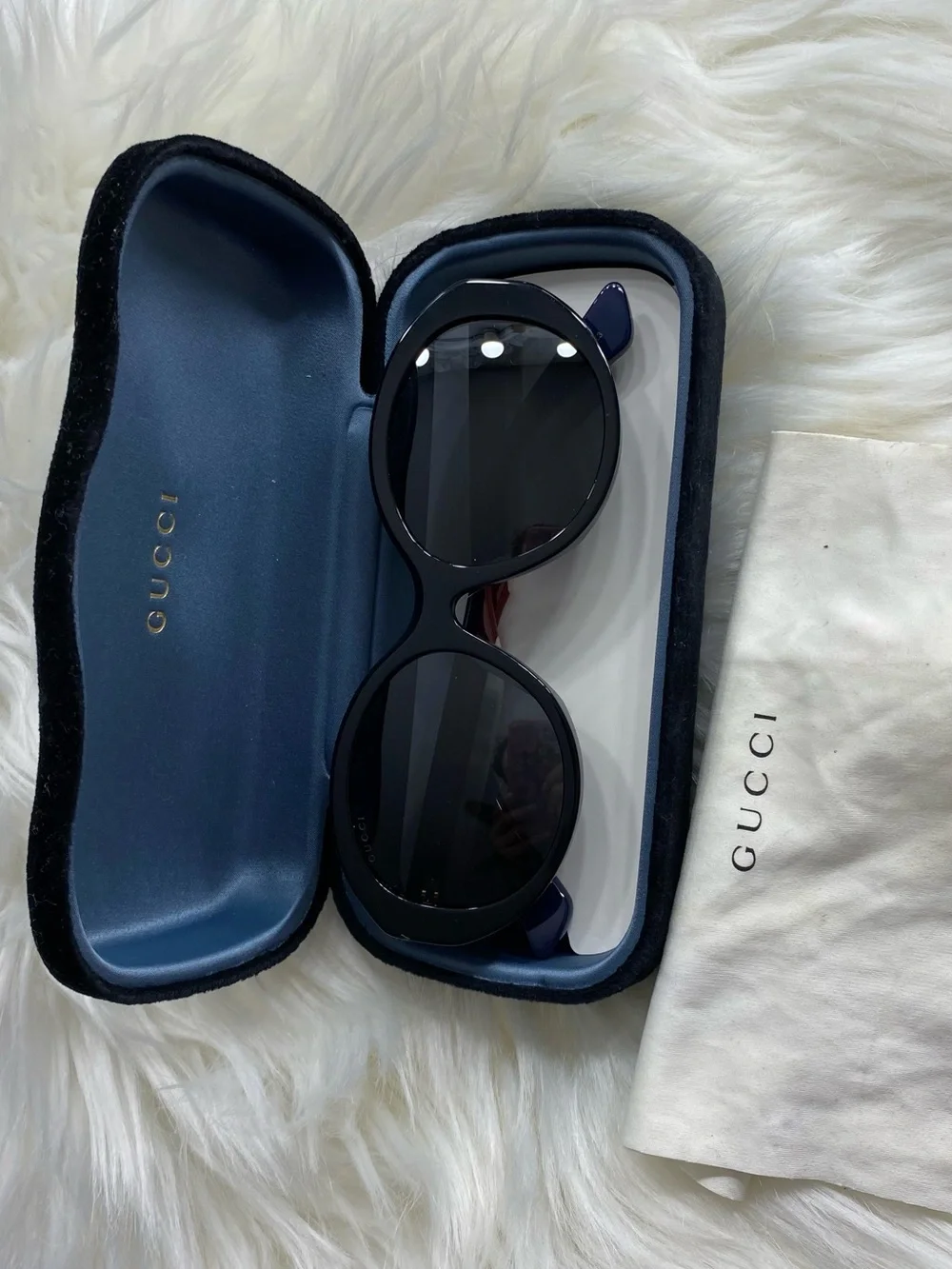Gucci Black Round Sunglasses with Dark Lenses